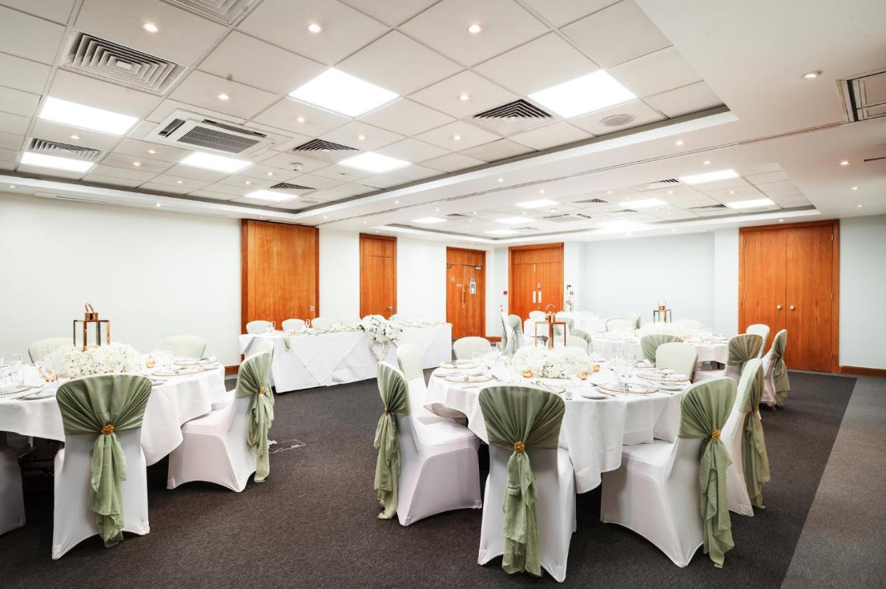 Holiday Inn Rochester-Chatham By Ihg Bagian luar foto